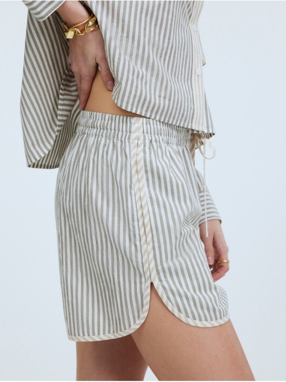 NWOT Madewell Tan sage green & White Striped Dolphin Hem Short 100% Cotton XS